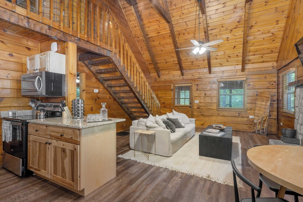 Sleeps 20 3 Cabins w/ Hot Tubs, Game Room, Fire Pit Dudley Trio by Avantstay