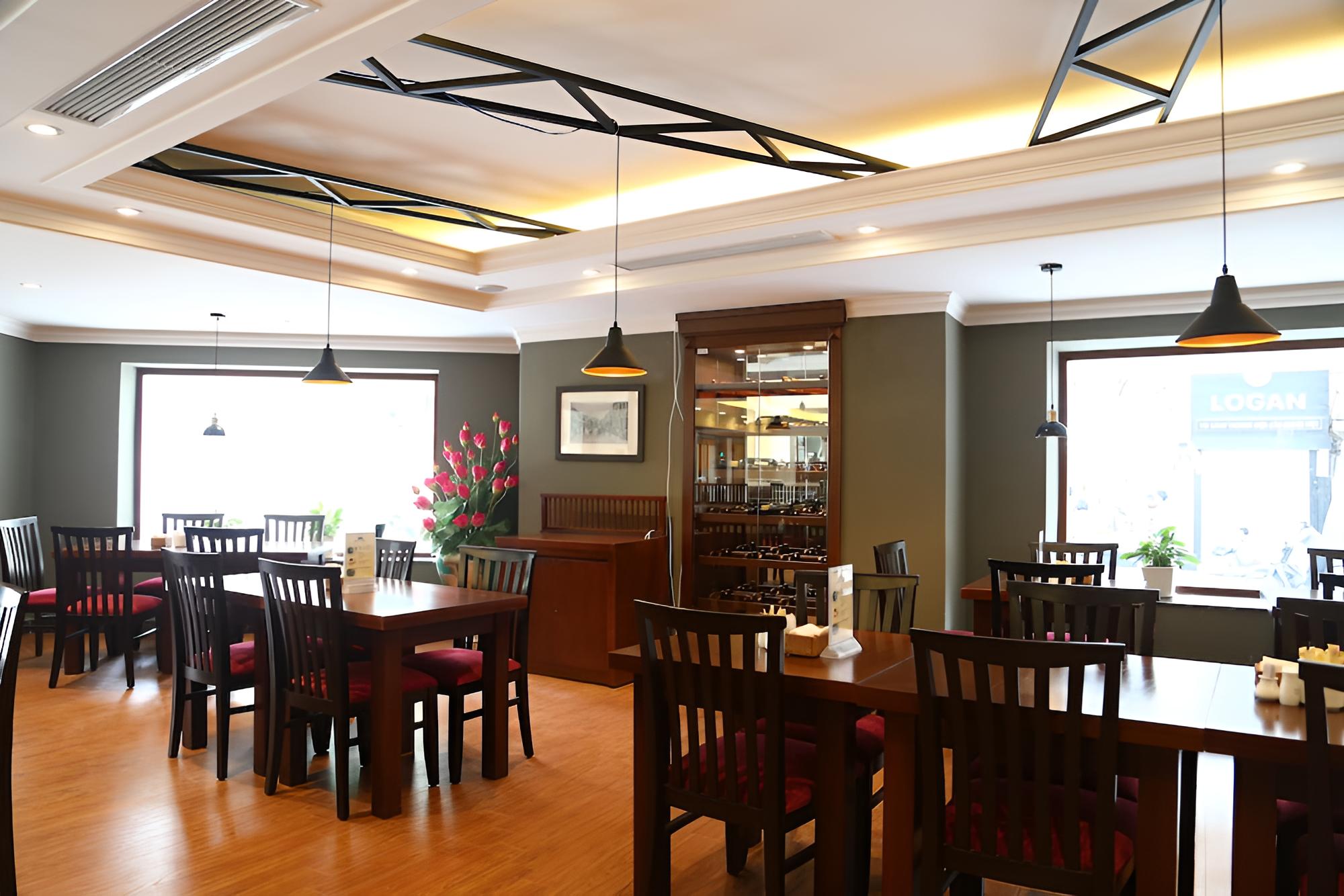 Mon Regency Hotel