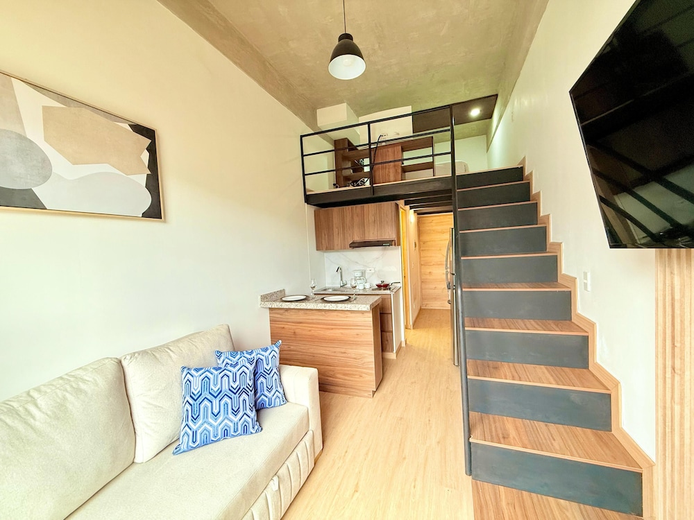 Atelier Cedritos by Weeki.