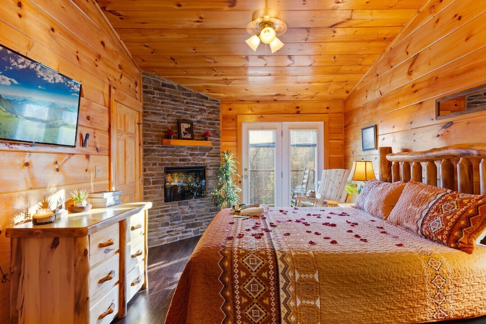 Lovers Suite by Ghosal Luxury Lodging