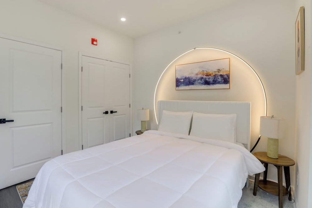 Penthouse Condo w/ Rooftop Deck in Philadelphia!