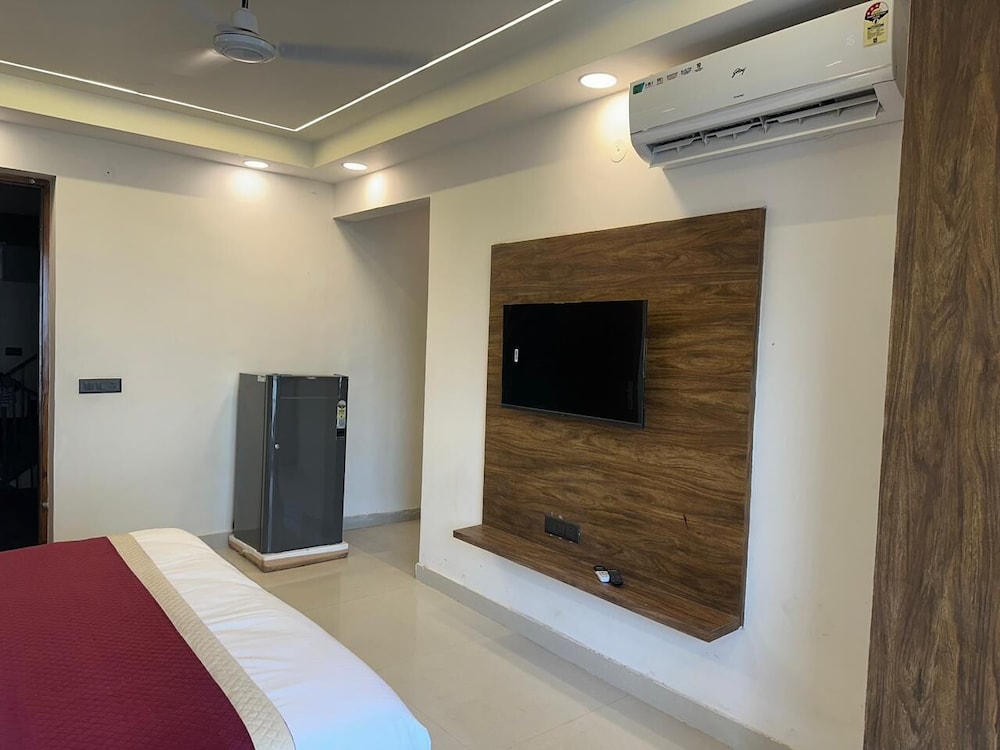 Soothing Stayz - Near Medanta