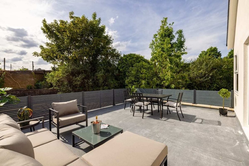 The Battersea Flat - Exquisite 2bdr Flat With Terrace