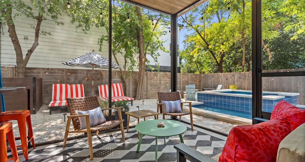 Eclectic Group Getaway With Pool Patio Fire Pit
