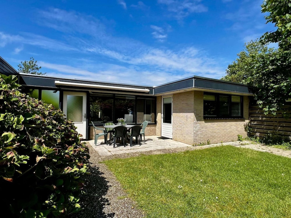 Amazing Bungalow With Sunny Garden
