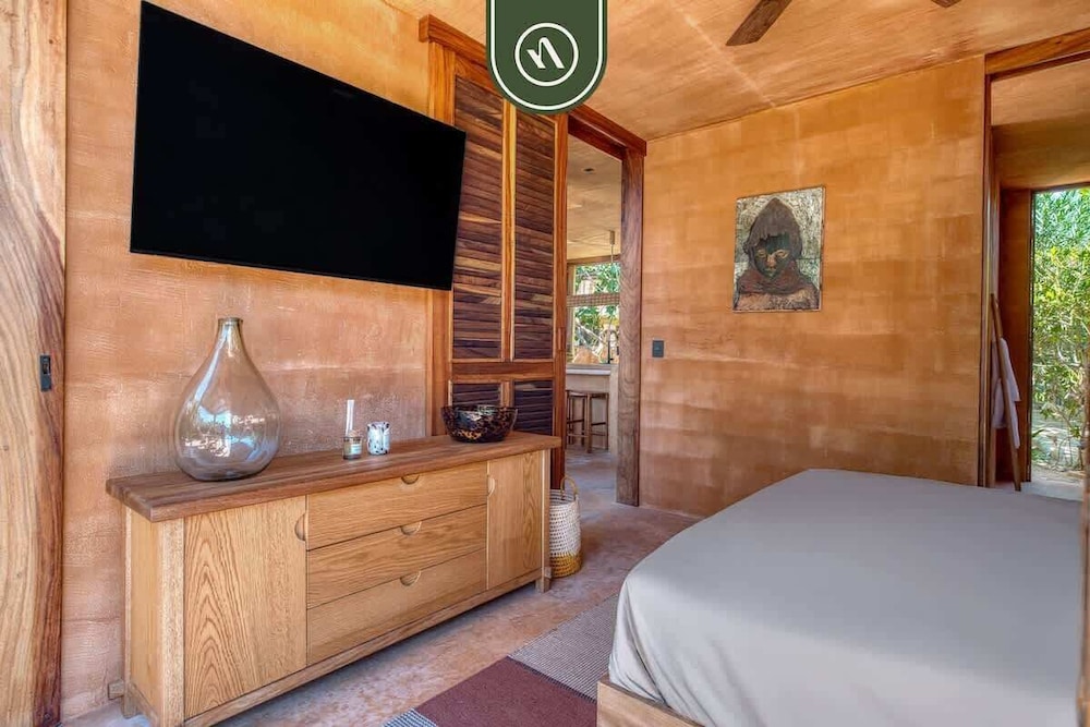Stunning Two-bedroom Ocean View House - Mazul