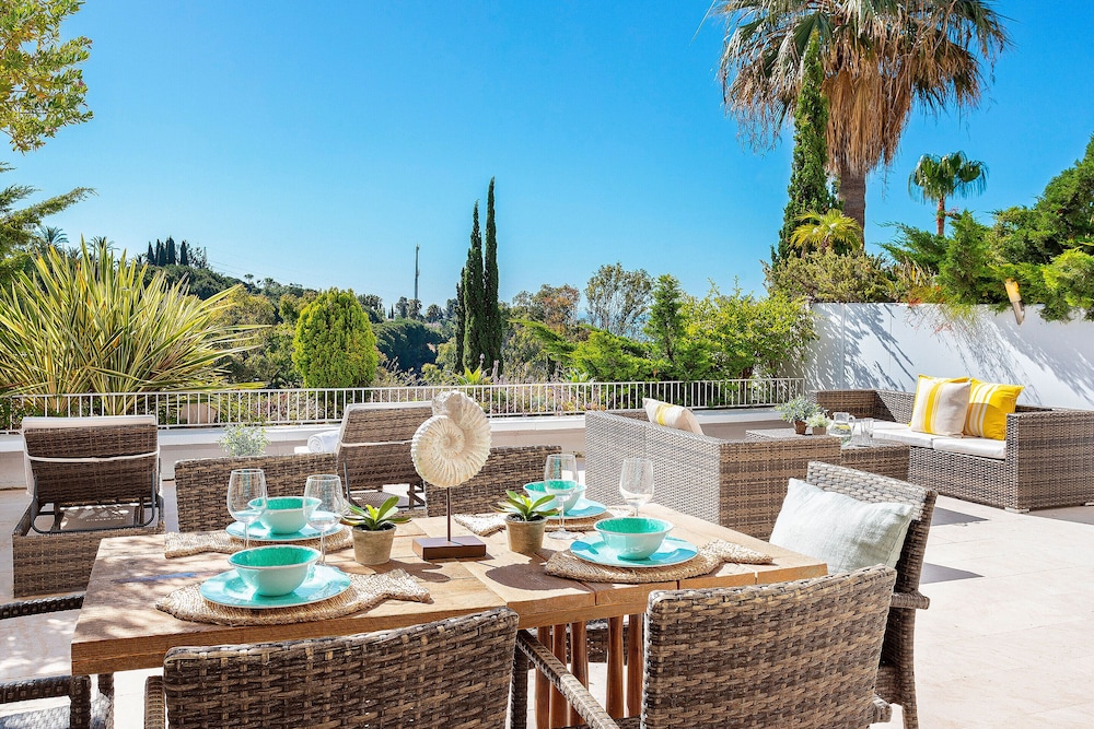 Genteel Home Las Lomas