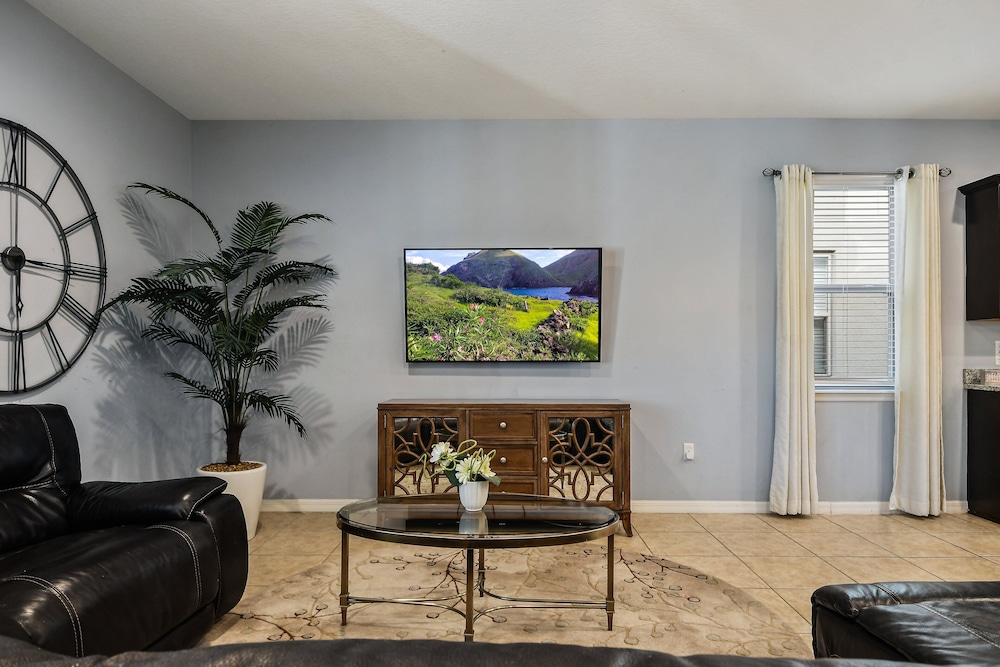 Ultimate 8BR Family Fun in Resort Near Disney!