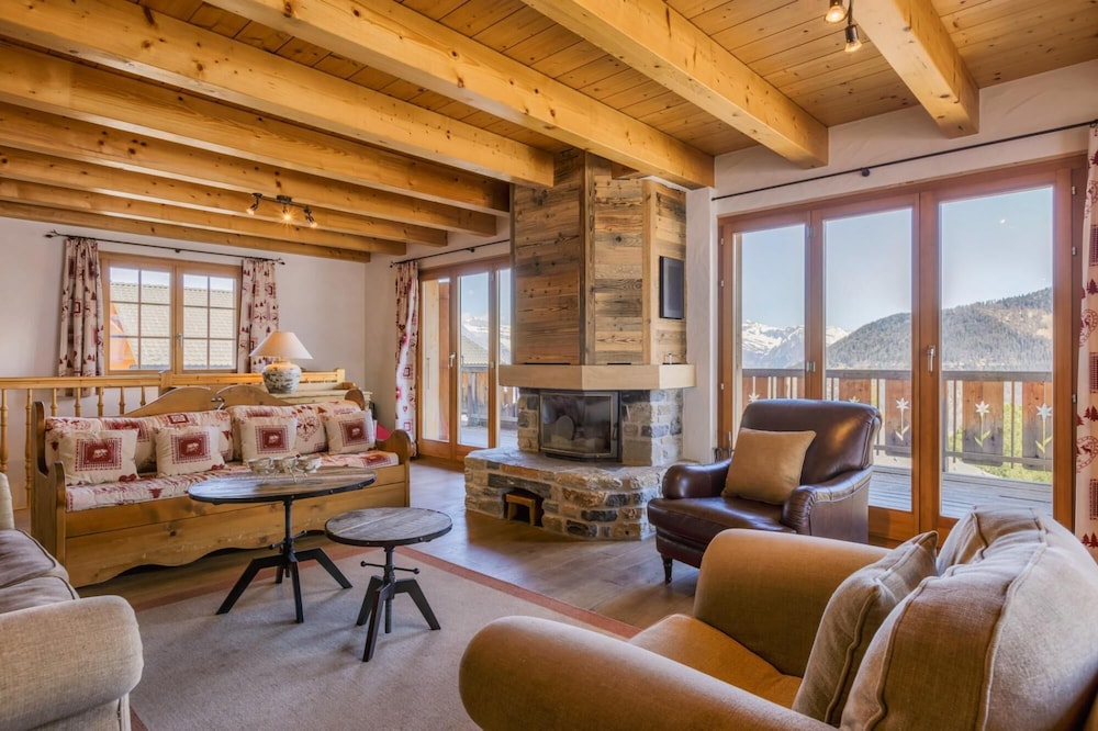 Chalet Coucou - Luxury 10 pax Chalet With Incredible Views Garage