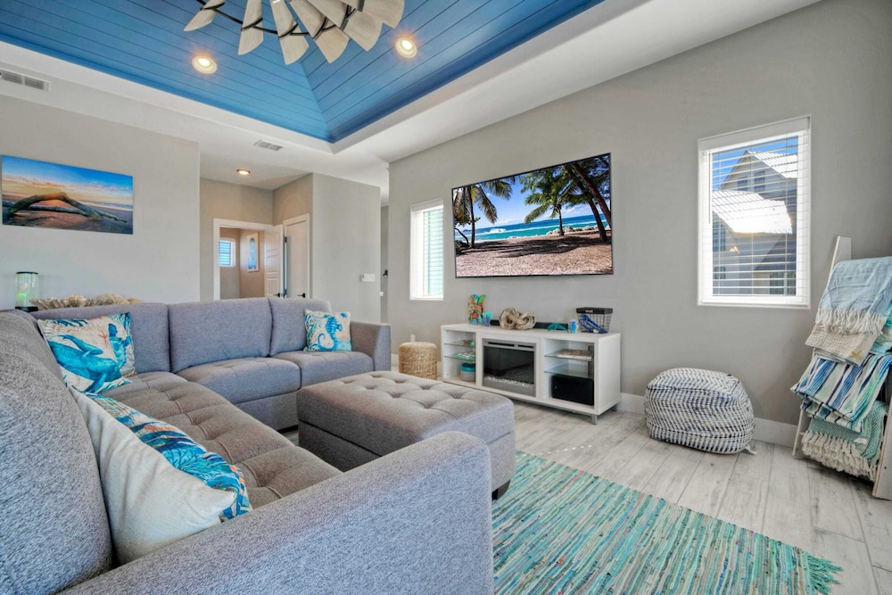 Private Pool+hot Tub, Near the Beach, Gulf Glimpse Marlin Cove by Avantstay