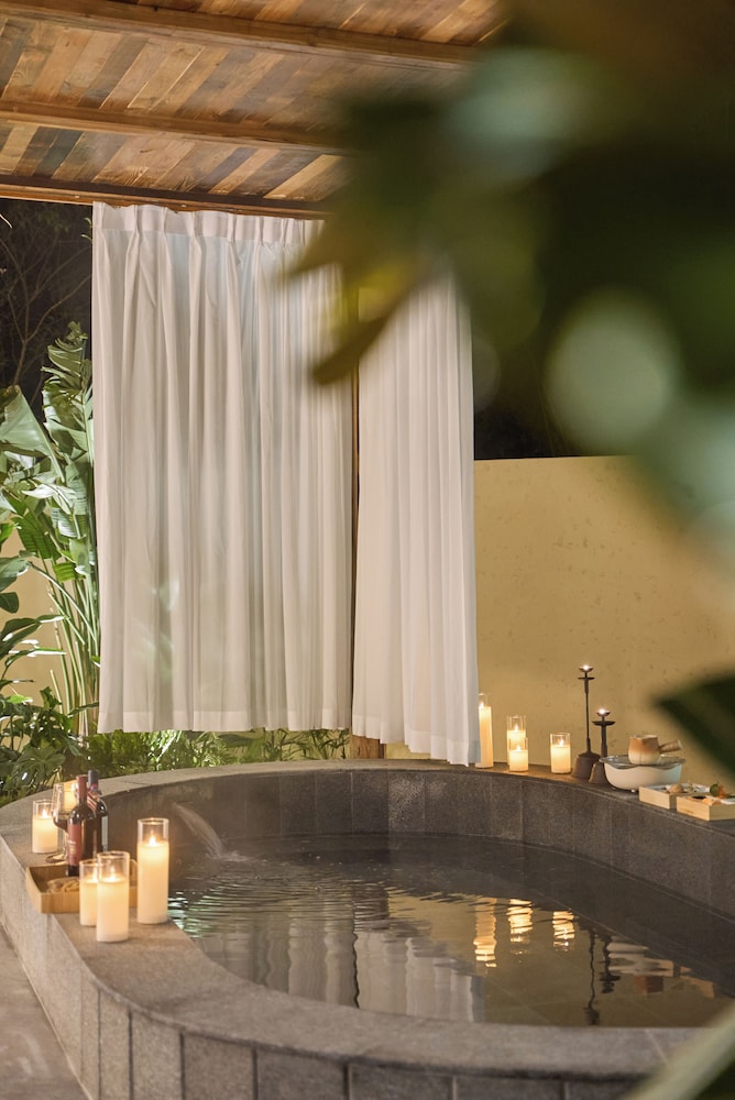 Miyue Shenzhen Tianlu Secret Wild Wizard Holiday Hotel