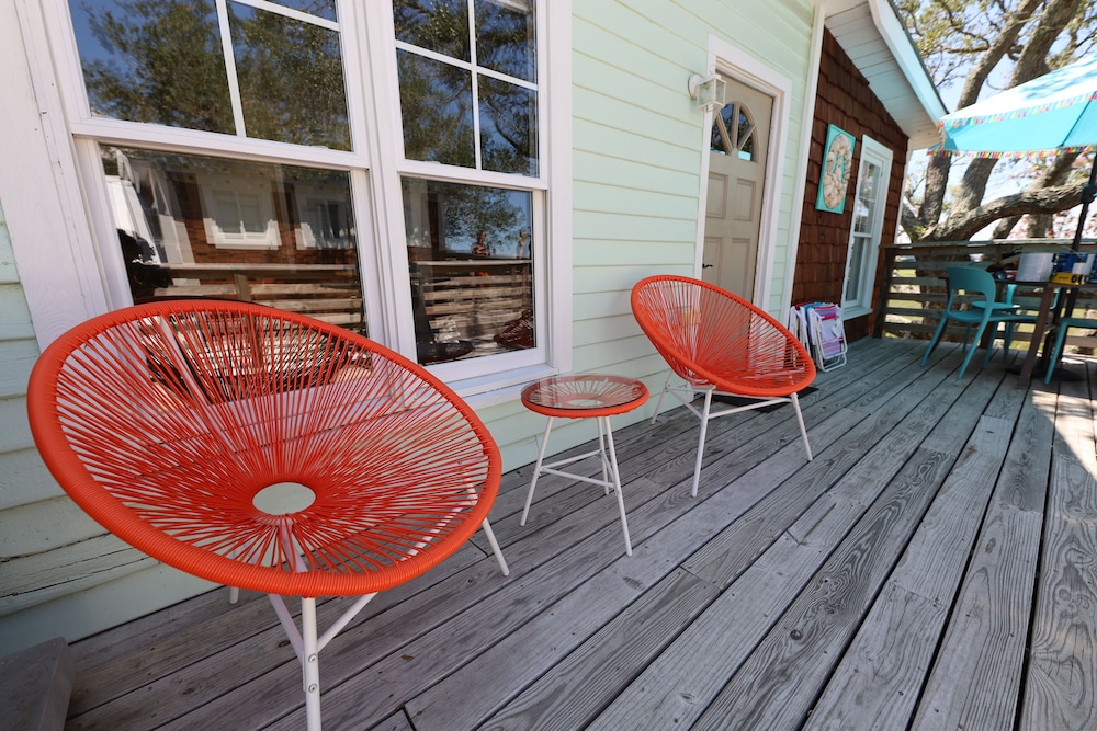 Riverside Inn and Cottages