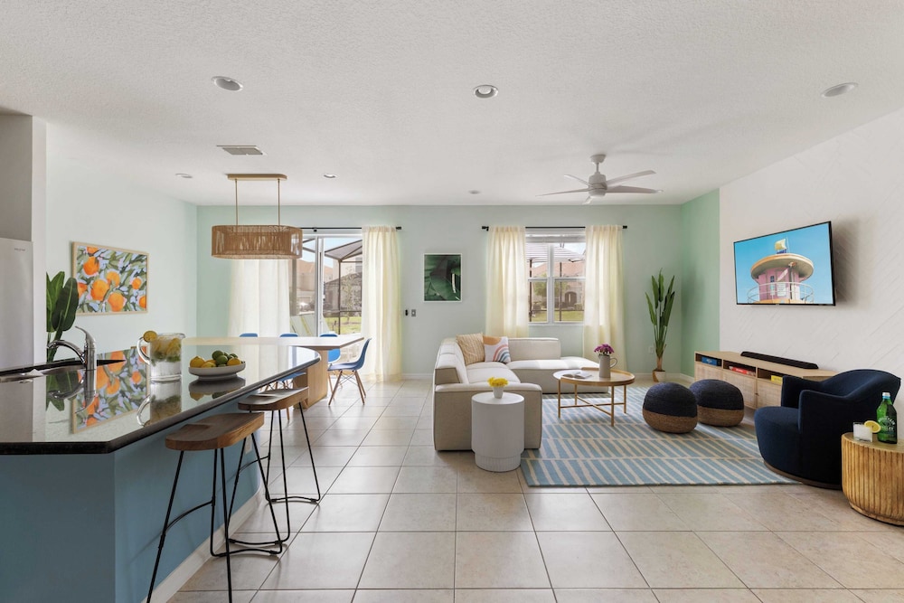 Sleeps 18! Solterra Resort, Pool, Gameroom, Themed Bdrs Broad Oak by Avantstay