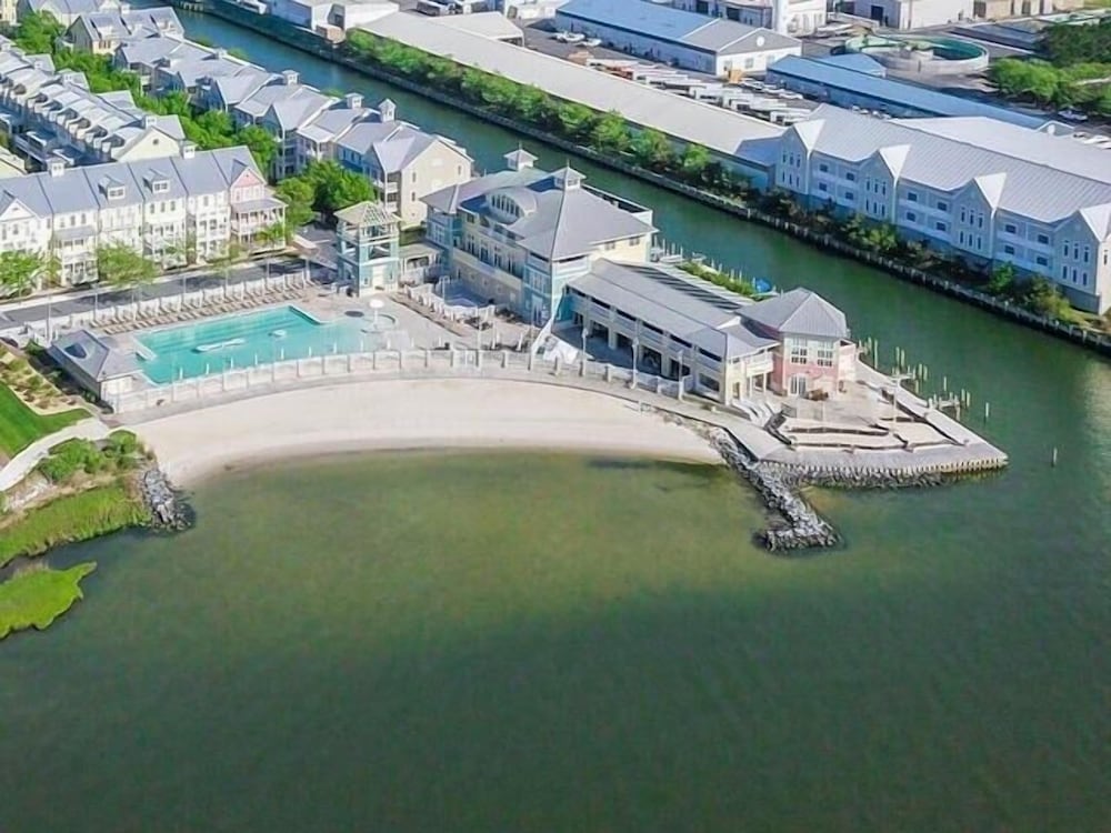 Sunset Island - 39 Fountain Drive West 3f 3 Bedroom Condo
