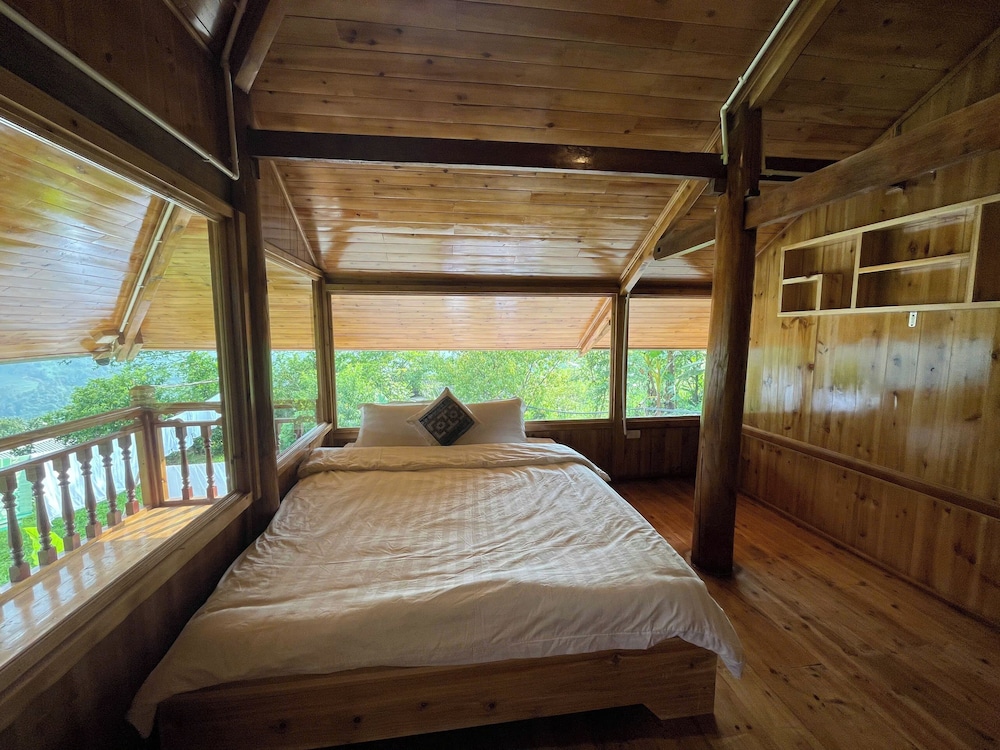 Bees Homestay Sapa & Trekking