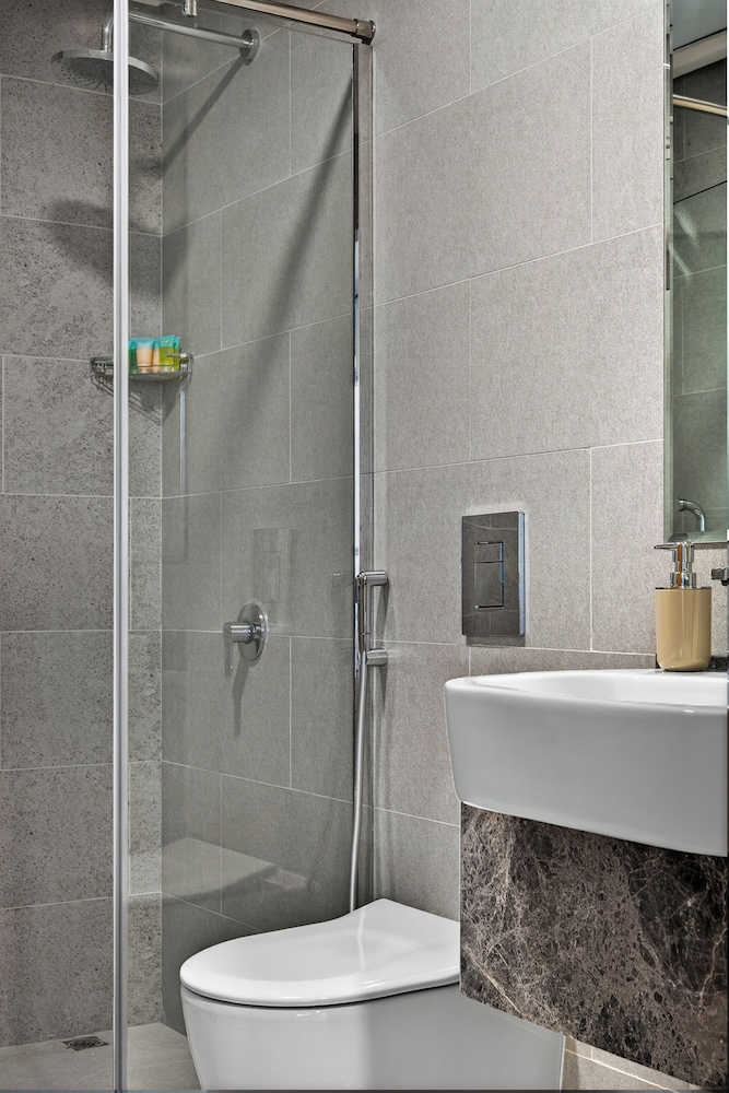 Radiant Boulevard by DVH Luxe Retreats