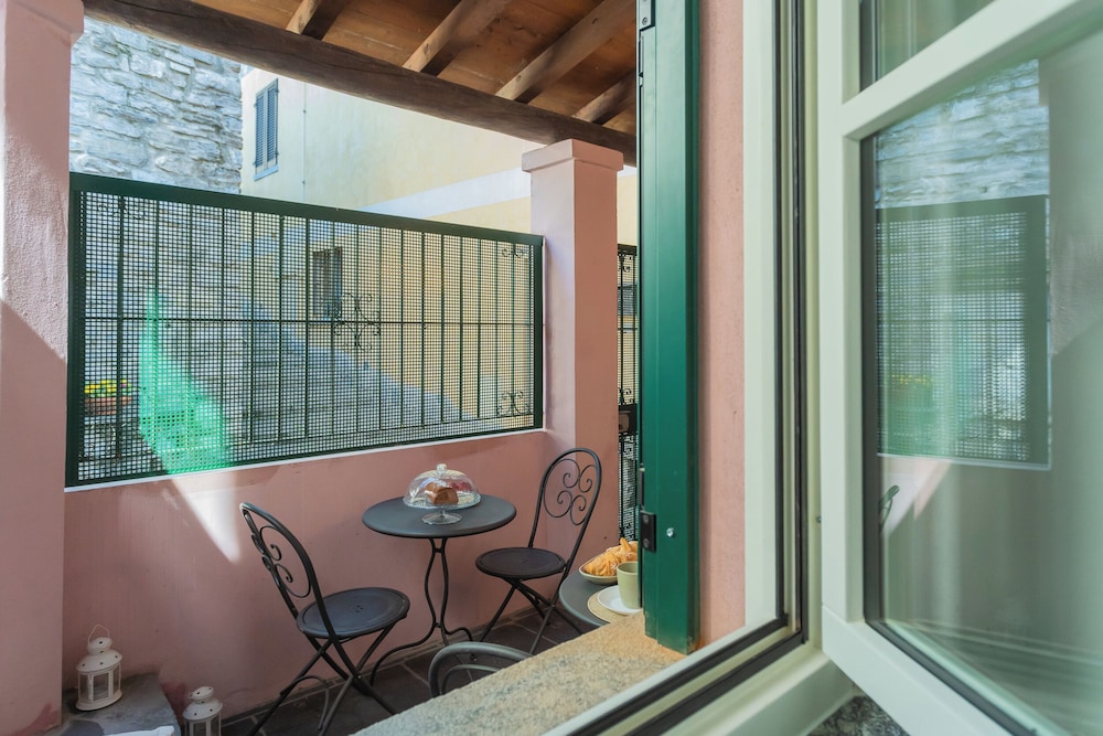 Emily's Holiday House - Authentic Lake Como by Rent all Como