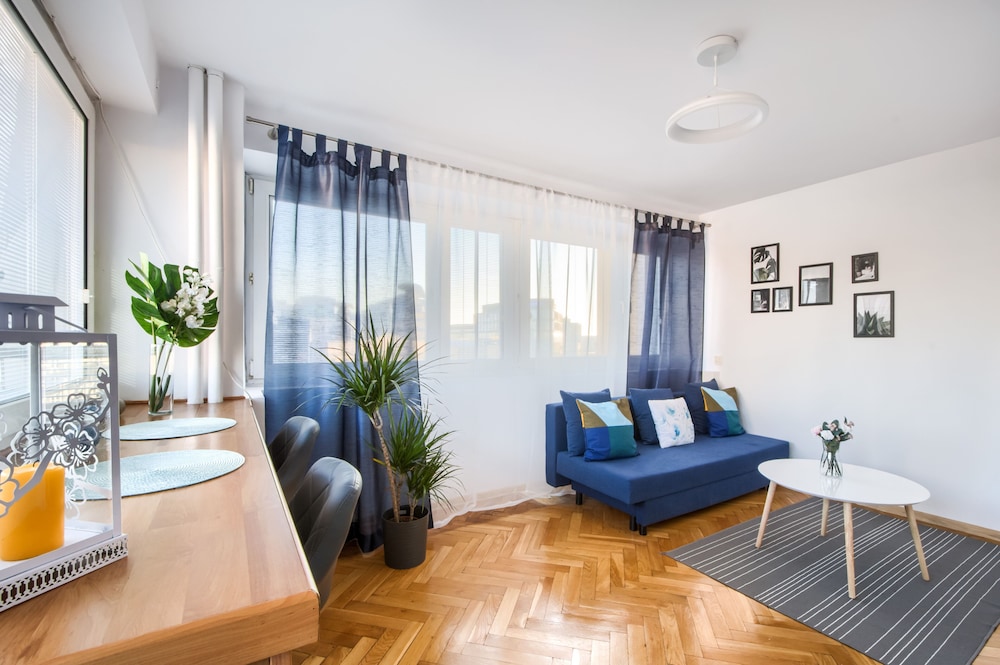 Zgoda 13 Apartment