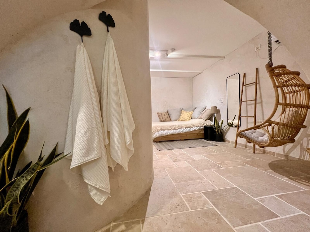 Stylish Patio Duplex by Sea N' Rent