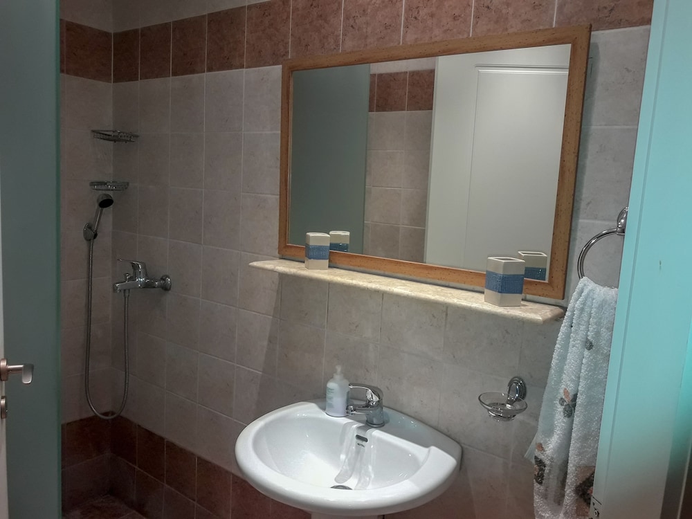 Family Abode for Vacation in Arachova - Property Image 8