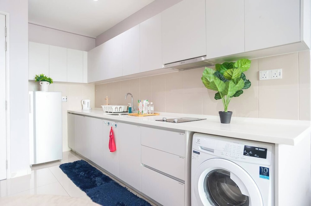 ICity Luxury Condo by Smarthome