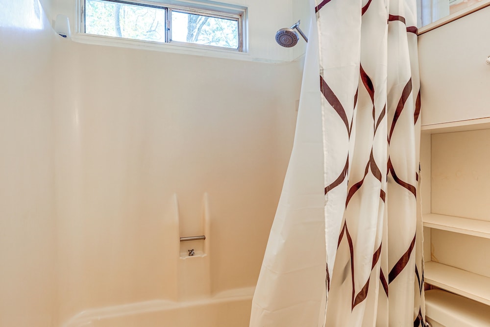 Kayak, Snorkel & More: Quiet Home in High Springs!