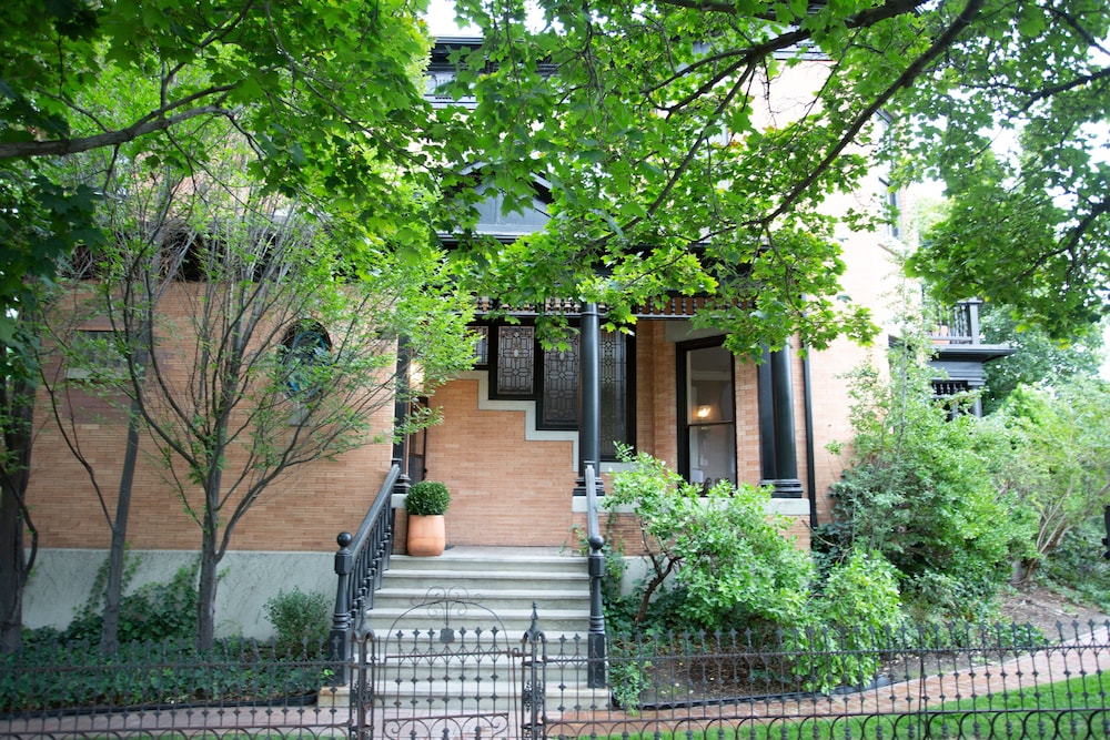 Ellerbeck Mansion Bed & Breakfast