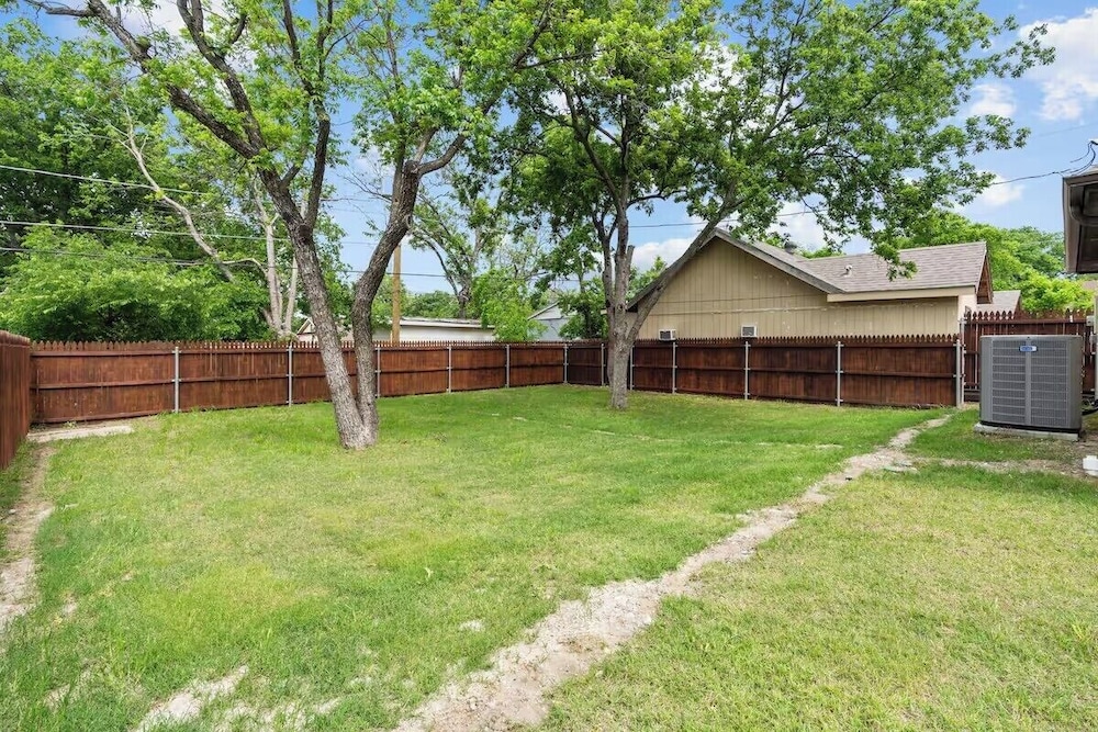 7 min to Stockyards- Cozy & Stylish Home