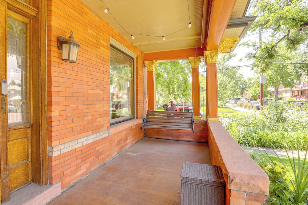 Walk to Denver Zoo: City Park Getaway w/ Garden