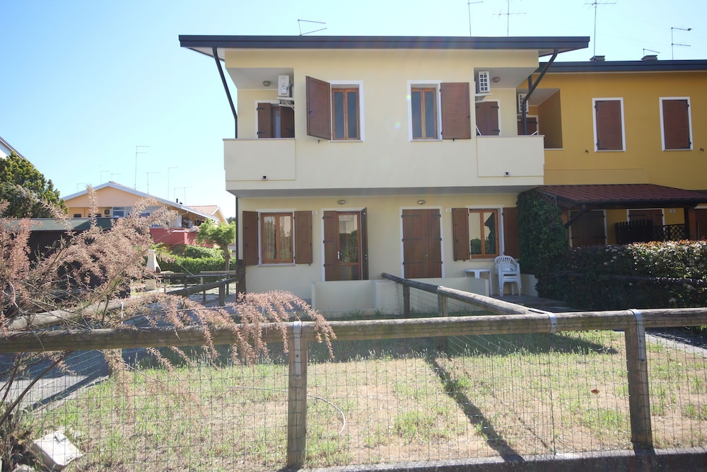 Relax in our Flat With Garden in Rosolina