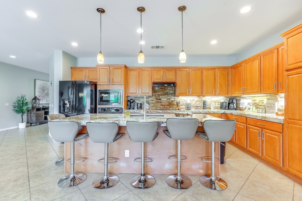 Gazebo + Putting Green: Serene Indio Getaway