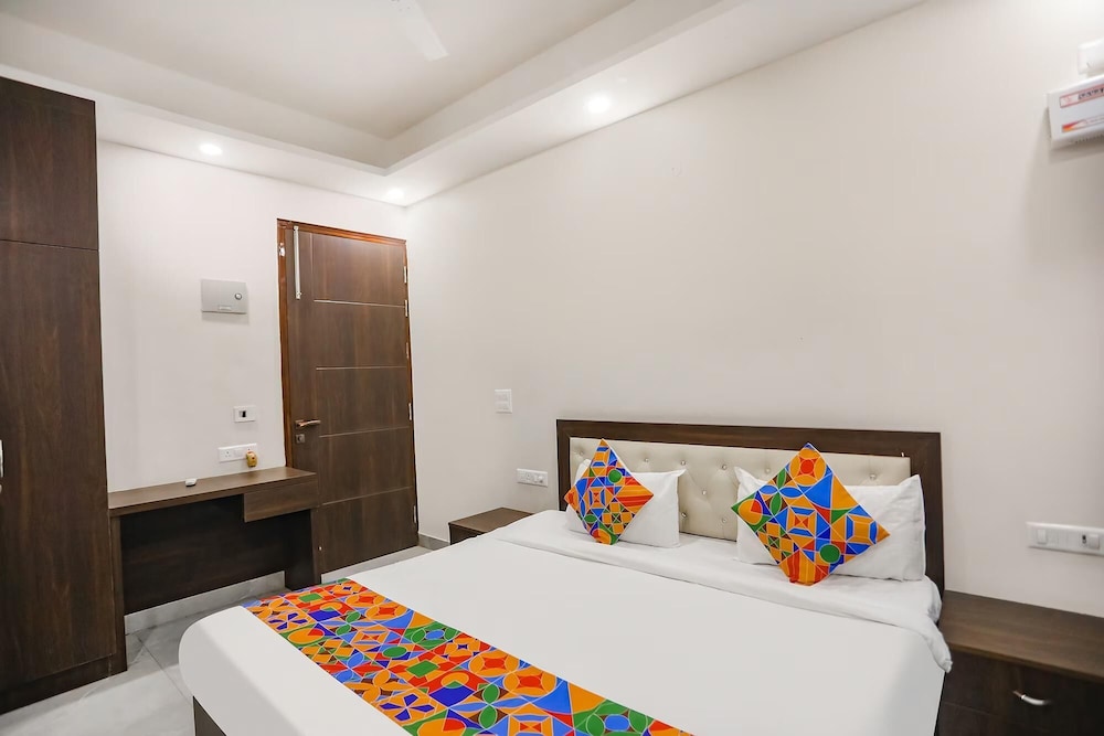Fabhotel Signature Inn I
