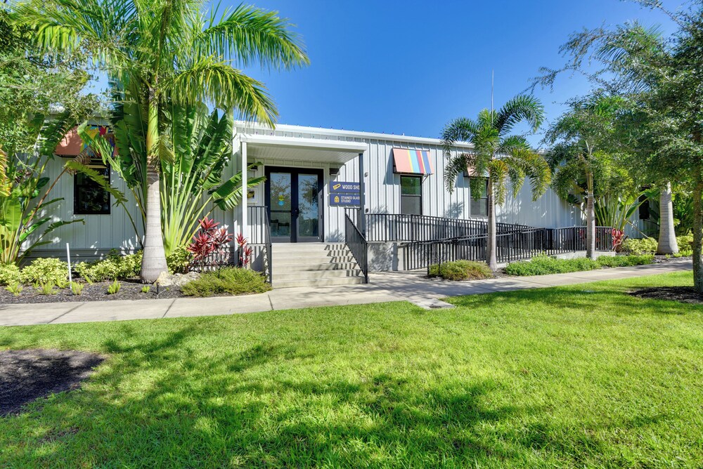 Resort Amenities, 7 Mi to Dtwn: Sarasota Home!