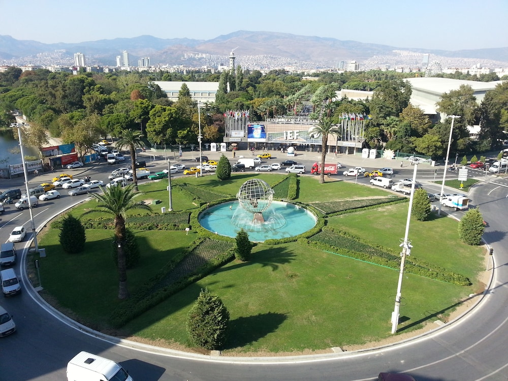 Yürüyüş Yapılan Otel - Image 27