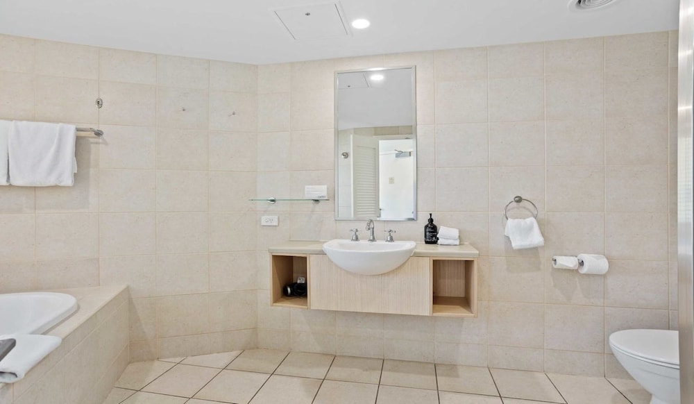 The Pool Resort Kingscliff - 2B Dual Key (6216/17) - Holiday Management Co.