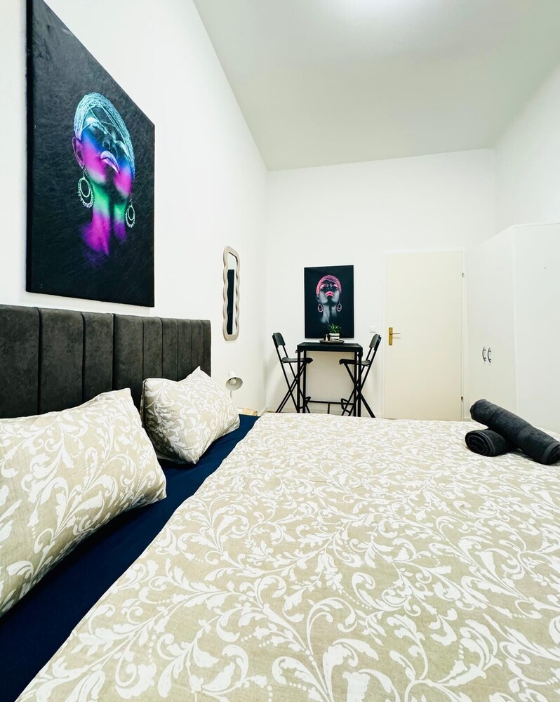 Stylish 4BR Apt Near Westbahnhof