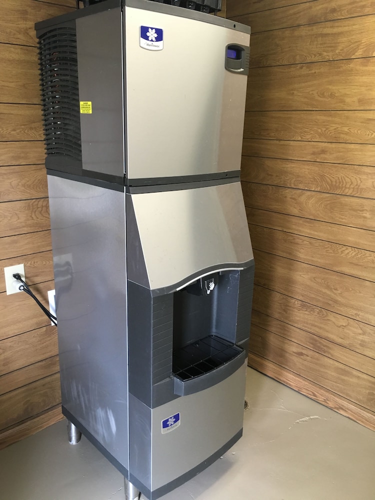 Chatuge Mountain Inn - Property Image 2