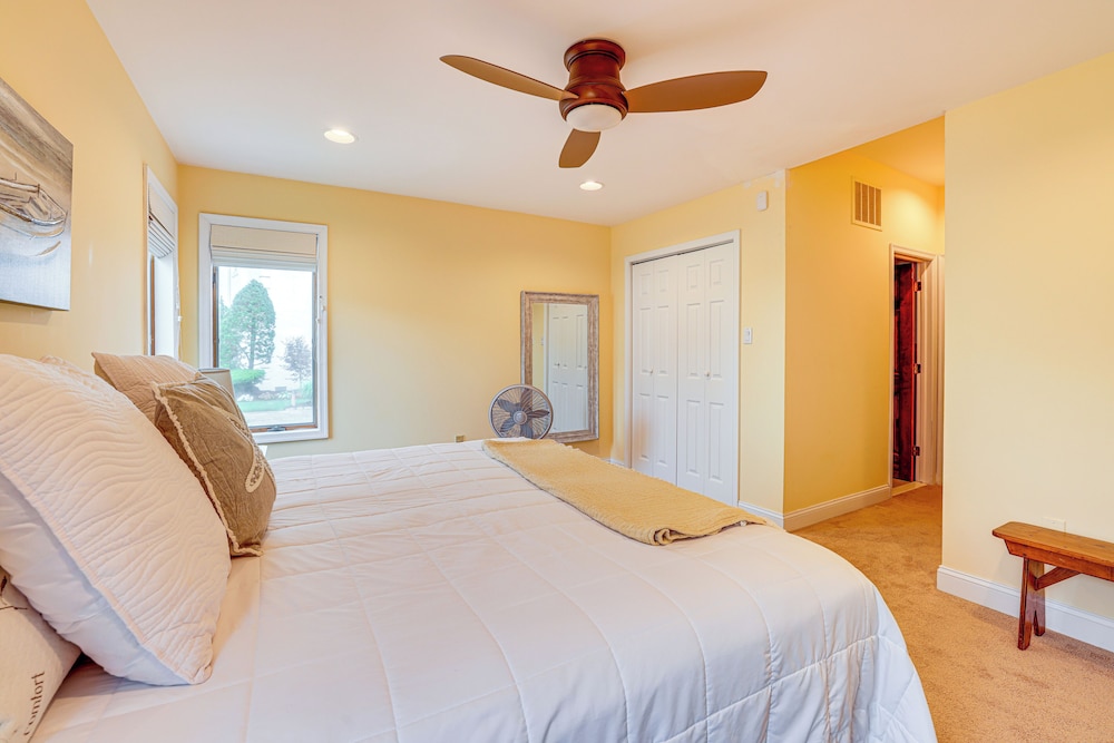 1 Block to Inlet Beach: Brigantine Family Home