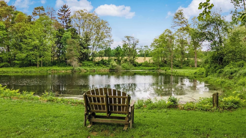 Pondfront Gem Minutes From Hudsons Best Shops & Cafes The Stillwater House