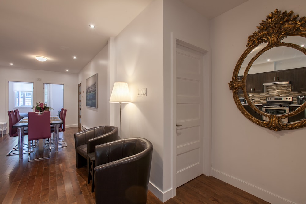 LMVR - LuxApt 3 - 7 bedrooms 2 bathrooms
