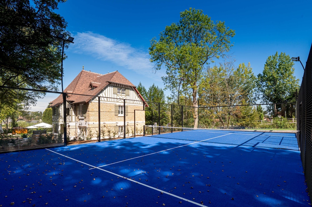 Villa des Reves Luxury in Villers Pool Jacuzzi Padel Court Close to Deauville