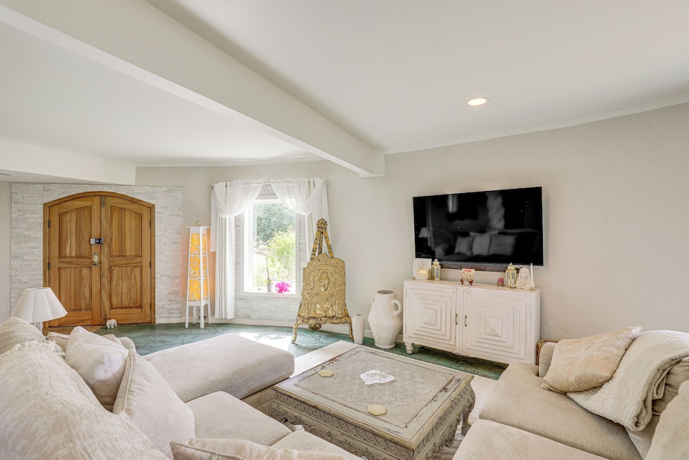 Unique Mountain-view Dome Home in Weaverville