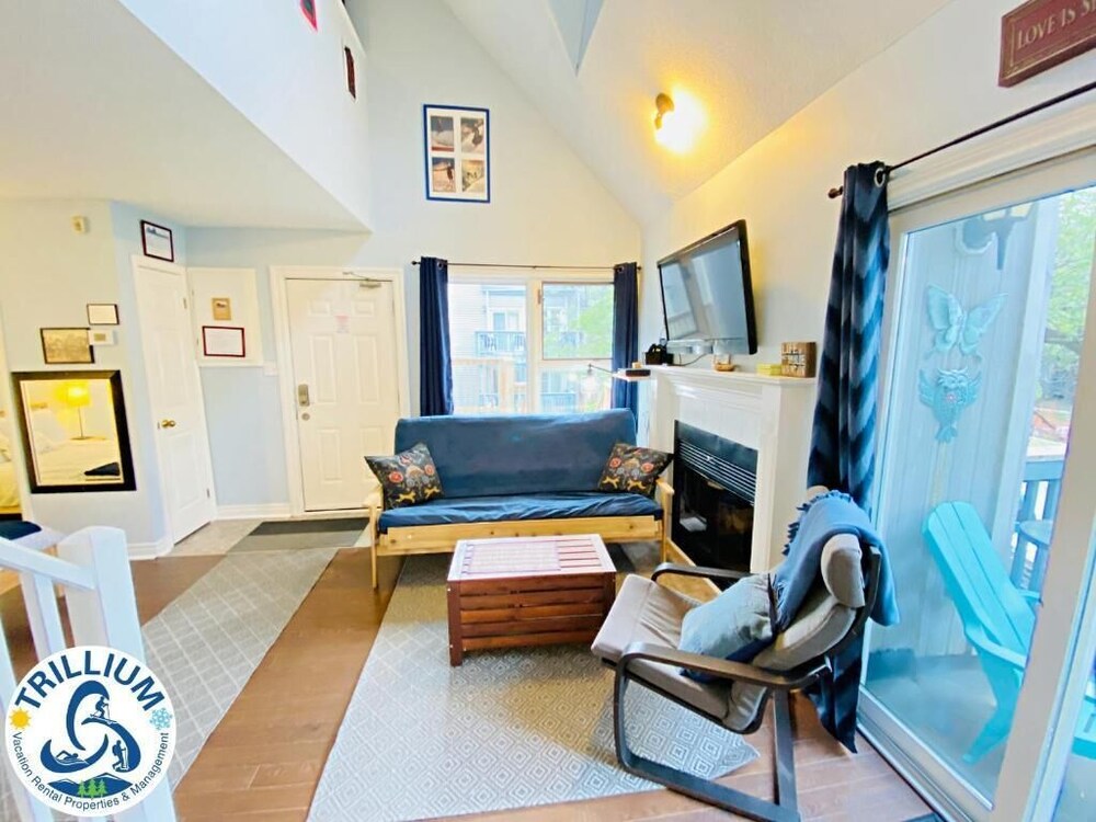 Cozy Studio Loft with 2 Bath
