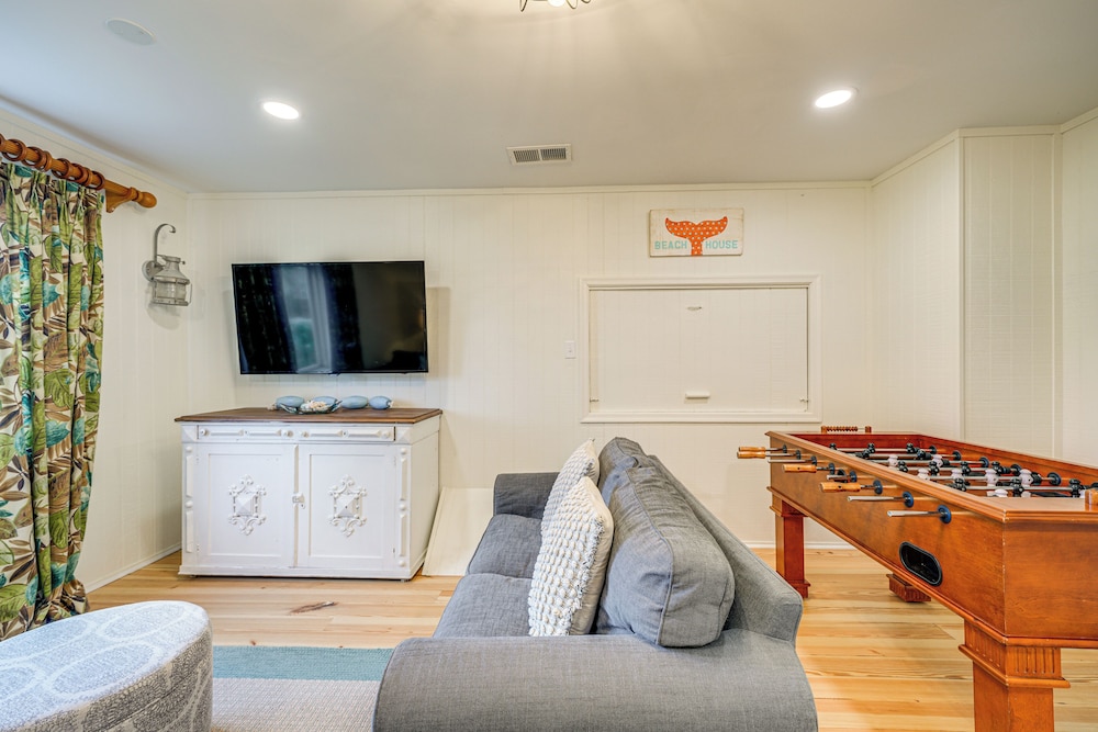 Private Beach Access & Hot Tub: Kitty Hawk Haven