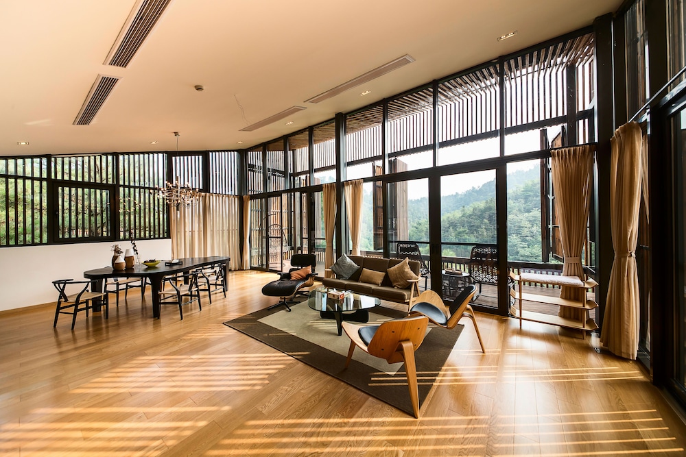 Meijie Mountain Hotspring Resort