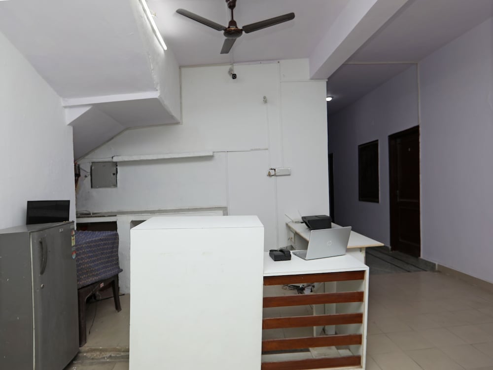 Lobby & Reception
