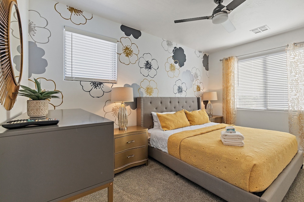 Grand Coral Estate 6 Bedroom Townhouse