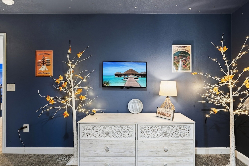 ChampionsGate Resort 10 Bedroom Vacation Home - Includes resort clubhouse amenity access! 10 Home