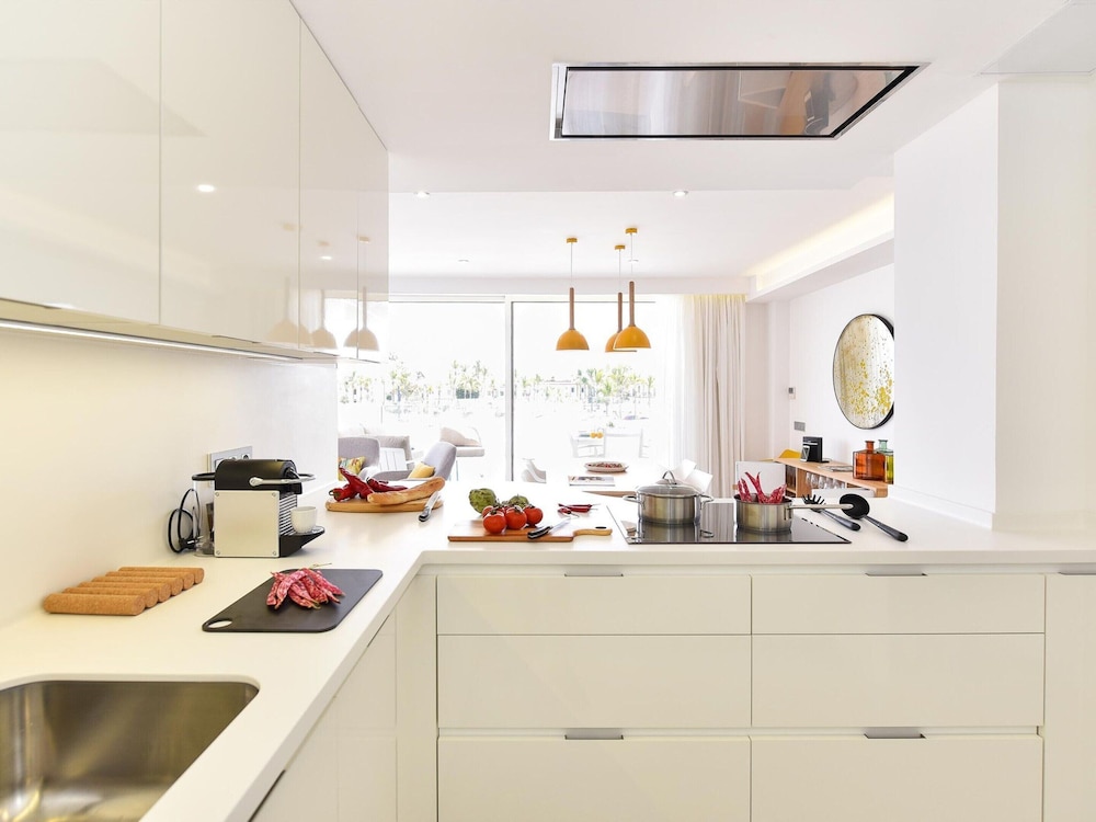 Apartment Mogan With Stunning Beach Views