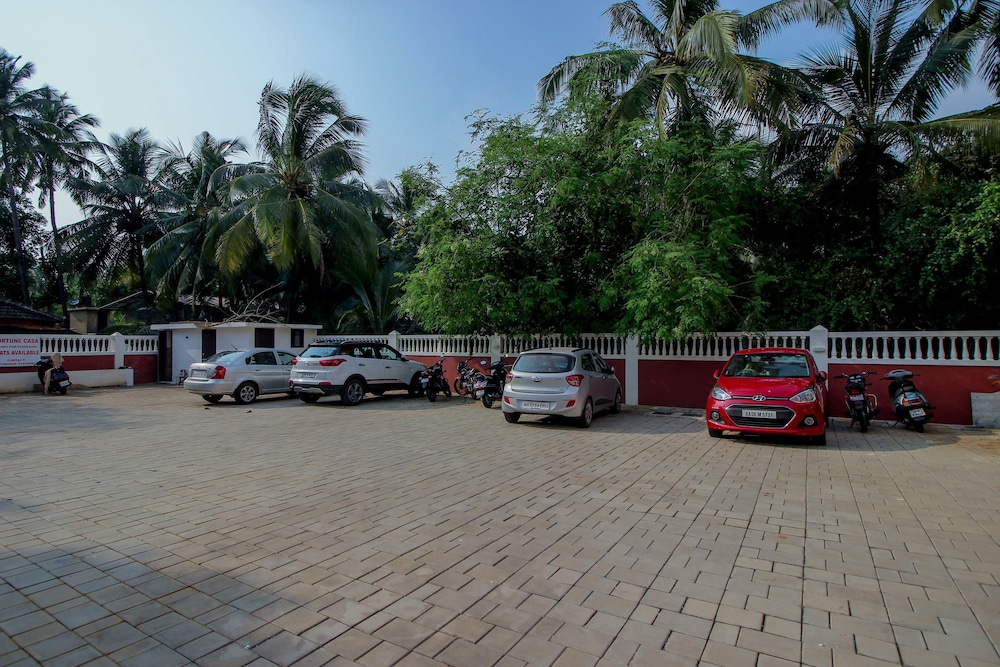 OYO 10973 Home Exotic 2BHK Pool View Siolim